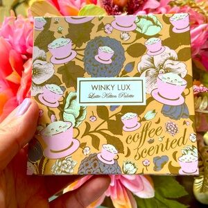 🆕 Winky Lux latte kitten palette